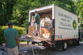 Best Yard Waste Removal  in Hinckley, IL